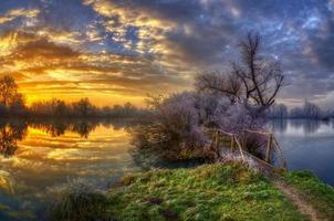 vieux pont en bois photo