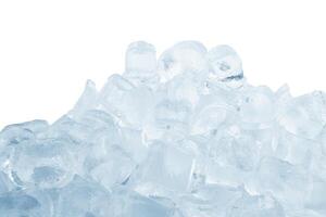 la glace cubes sur blanc photo