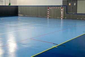 porte pour futsal ou handball dans salle de sport, porte de une Football ou handball terrain de jeux photo