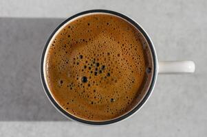 Haut vue de une tasse de turc café photo