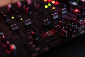 l'audio mixer proche en haut photo