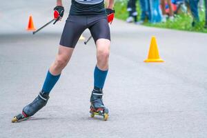 rouleau patineur est sur le route photo