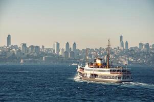 classique passager les ferries, un de le symboles de Istanbul photo