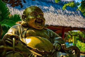 une Gardien statue à suoi tien parc dans ho chi minh vietnam photo