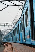 banlieusard ligne ou électrique train dans Djakarta, Indonésie. photo