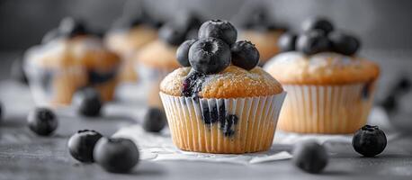 myrtille muffins sur une blanc table photo