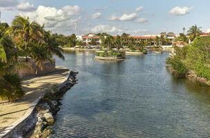 quartier résidentiel paradisiaque à riviera maya, mexique. photo