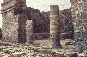 colonnes des temples mayas photo