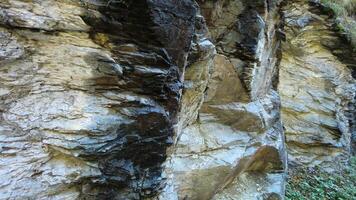 rocheux mur dans dolomites photo