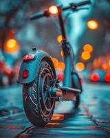 arrière vue de un électrique les scooters pneu sur illuminé rue. photo