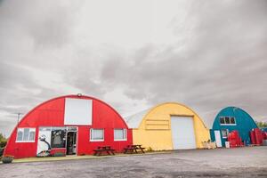 feuille métal bâtiments avec arqué toits dans Islande utilisé comme souvenir magasins photo