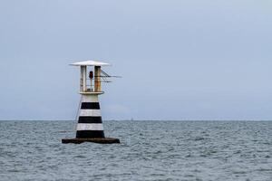 phare sur horizon photo