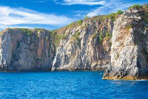 majestueux marines capturer le grandeur de magnifique falaises, la nature chef-d'oeuvre de côtier majesté et serein beauté déploiement dans Stupéfiant vues photo