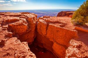 antilope canyon est une fascinant Naturel merveille, renommé à l'échelle mondiale pour ses écoulement rouge Roche formations, fabrication il un de le plus recherché les destinations pour la nature passionnés à travers photo