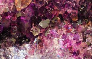 haute résolution fermer de vif violet améthyste surface texture photo