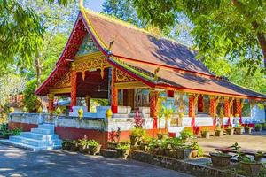 temple bouddhiste wat phol phao meilleurs temples luang prabang au laos. photo