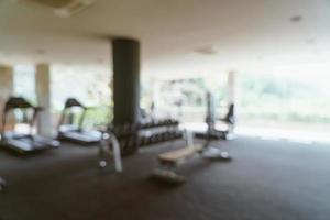 gymnase de fitness flou abstrait pour le fond photo