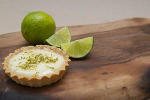 vue de dessus d'une délicieuse tarte au citron. concept de nourriture photo