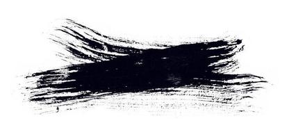 seule rayure d'encre de peinture isolée sur fond blanc. trait de ligne vierge grungy. dessin d'échantillons de pinceaux modernes. photo