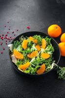 salade filet d'orange feuilles vertes mélange végétarisme photo