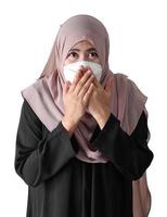 rire femme musulmane sur fond blanc photo