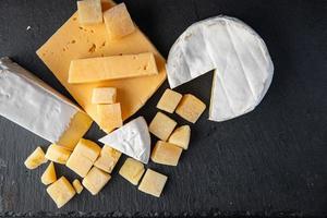 assortiment de fromages différents types antipasti fromages apéritif photo