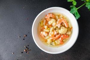 crevettes soupe légumes fruits de mer premier cours repas sain régime pescetarian