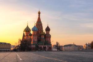 La cathédrale Saint-Basile sur la place rouge à Moscou, Russie.le bâtiment, maintenant un musée. photo