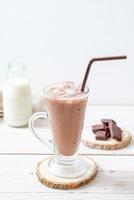 boisson glacée au lait frappé au chocolat photo