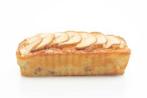 Gâteau émietté de pain aux pommes sur fond blanc photo