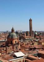 vue panoramique du centre-ville de bologne. Italie photo