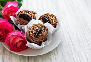 cupcakes et roses roses photo