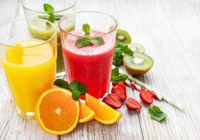 smoothies aux fruits sains photo