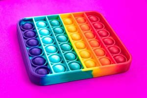 fidget pop it toy couleur arc-en-ciel, antistress, amusant et éducatif