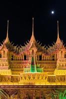 Défilé du festival du château de cire dans la province de sakon nakhon en thaïlande photo