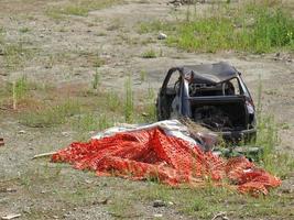 voiture brûlée abandonnée photo