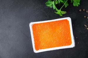 caviar rouge truite ou saumon kéta repas sain alimentation pescetarian