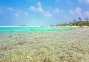 îles de banc de sable turquoise tropicales naturelles madivaru finolhu atoll rasdhoo maldives.