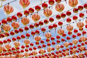 lanternes chinoises rouges dans le temple de thean hou. Kuala Lumpur. photo