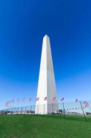 Monument de Washington au centre commercial national avec un ciel bleu clair, Washington DC, États-Unis photo