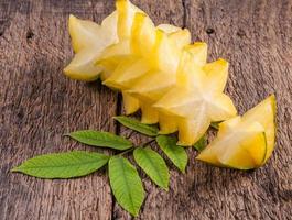 carambole demi-coupe de pomme star fruit tropical photo