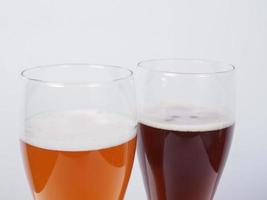 deux verres de bière allemande photo