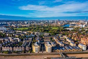 Vue aérienne panoramique de l'ancienne académie navale de Greenwich au bord de la tamise photo