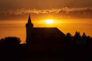 prairie nuages d'orage coucher de soleil photo