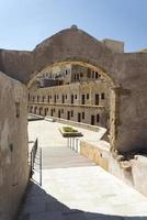 l'arche dans le bâtiment. l'architecture de la ville de Chania. photo