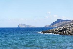 la mer et les montagnes de Crète. photo