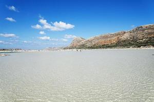 vue sur la baie de balos, le confluent de trois mers. photo