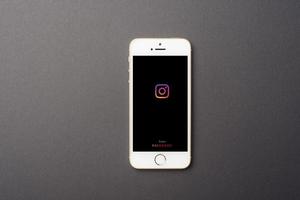 téléphone intelligent avec logo instagram sur apple iphone se photo