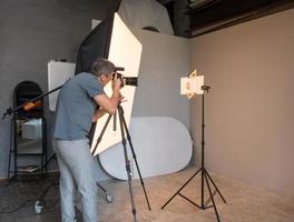 processus de travail dans un studio moderne. photographie involontaire photo