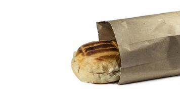 pain rond grillé au charbon de bois servir avec peau de pain croustillant photo
